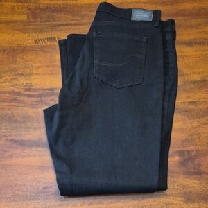 Sz 16 (W33) Levis Classic Slim Taper Jeans Black BNWOT